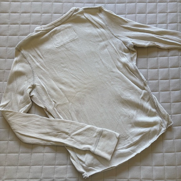Abercrombie & Fitch Men’s Beige Long Sleeve Ribbed Tee/T-Shirt - Picture 3 of 3